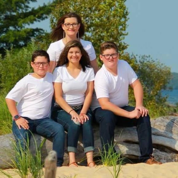 Meet your Posher, Sarah - Picture 1 of 1